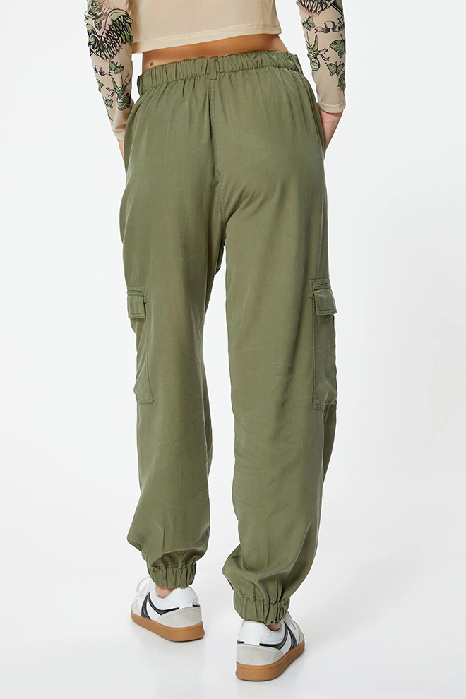 Jogger-Pants-With-Pockets-2d